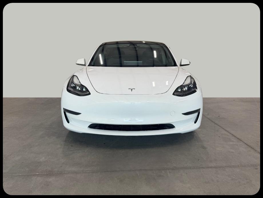 Tesla Model 3  2021