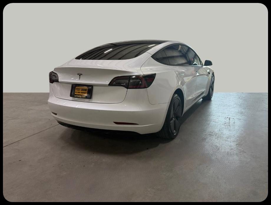 Tesla Model 3  2021
