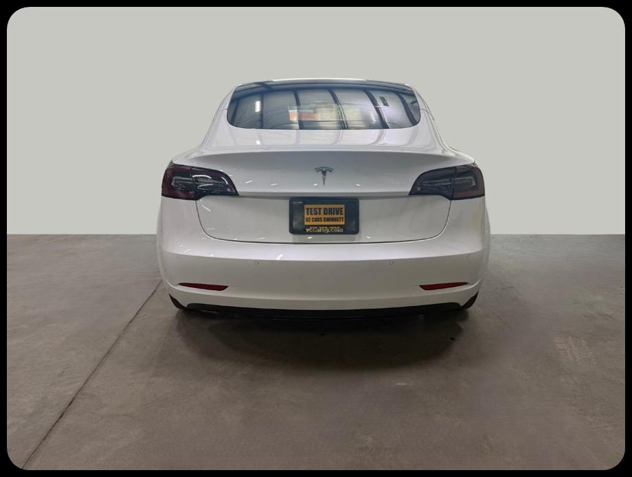 Tesla Model 3  2021