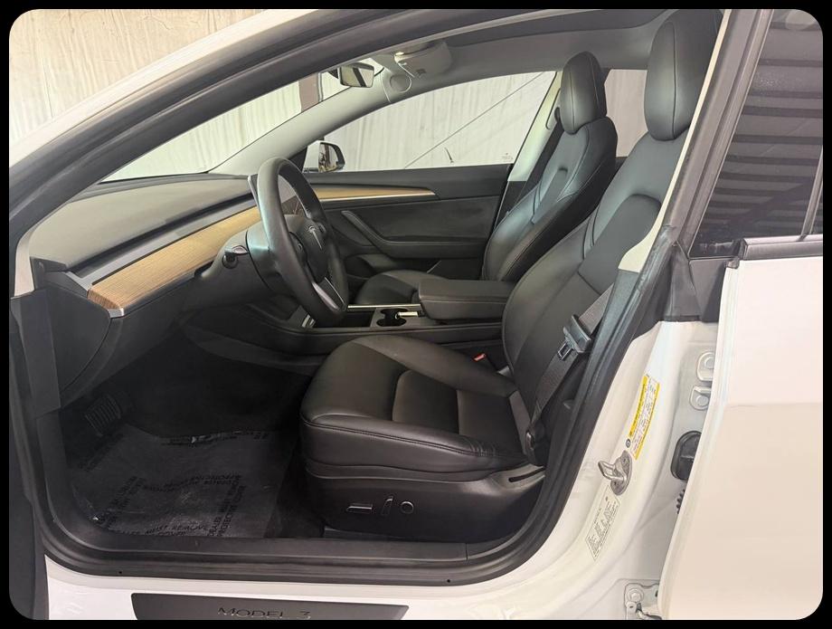 Tesla Model 3  2021