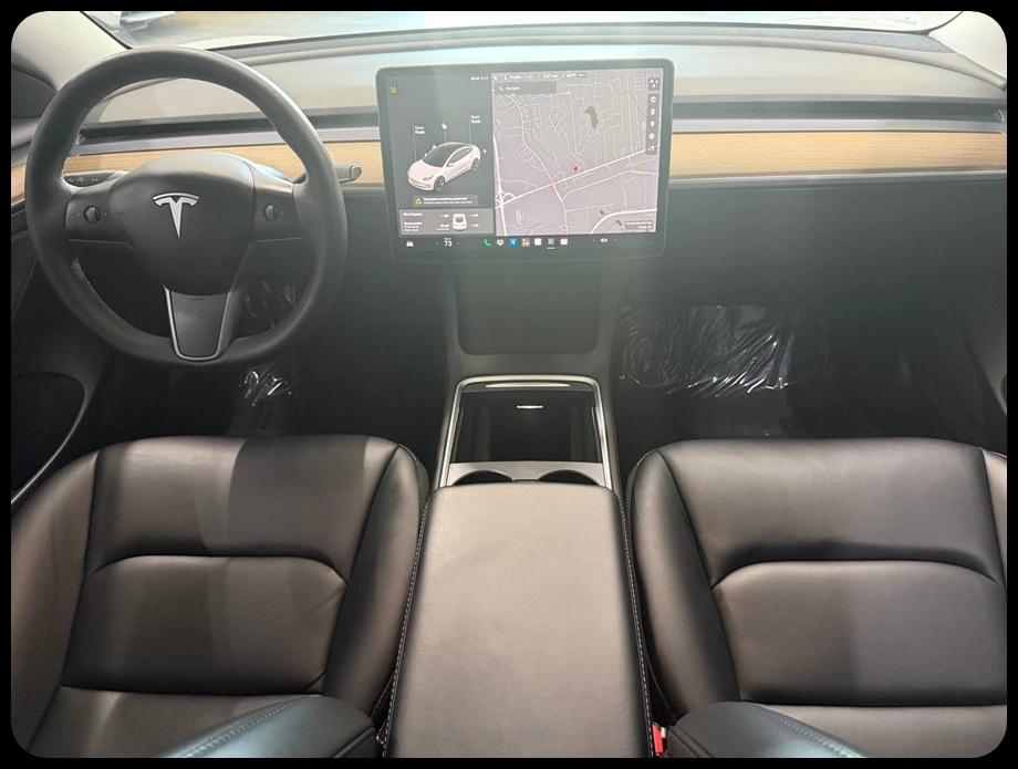 Tesla Model 3  2021