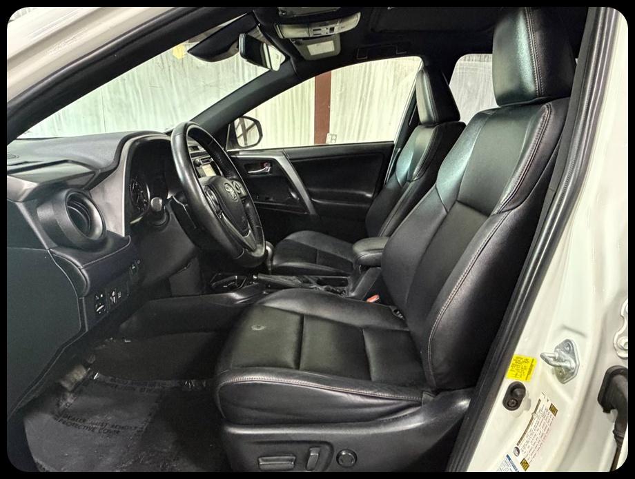 Toyota RAV4 SE 4WD 2017