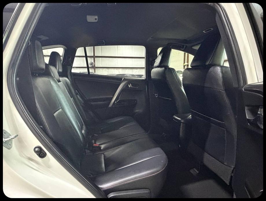 Toyota RAV4 SE 4WD 2017