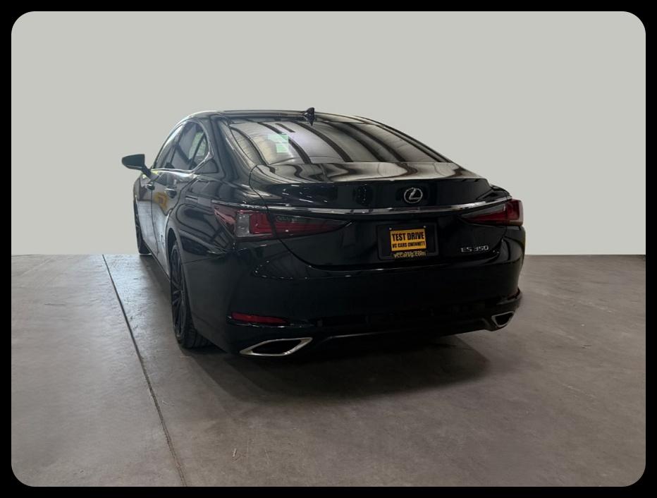 Lexus ES 350 Base 2022