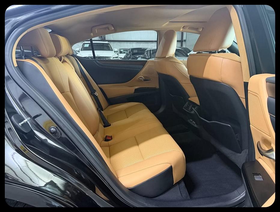 Lexus ES 350 Base 2022