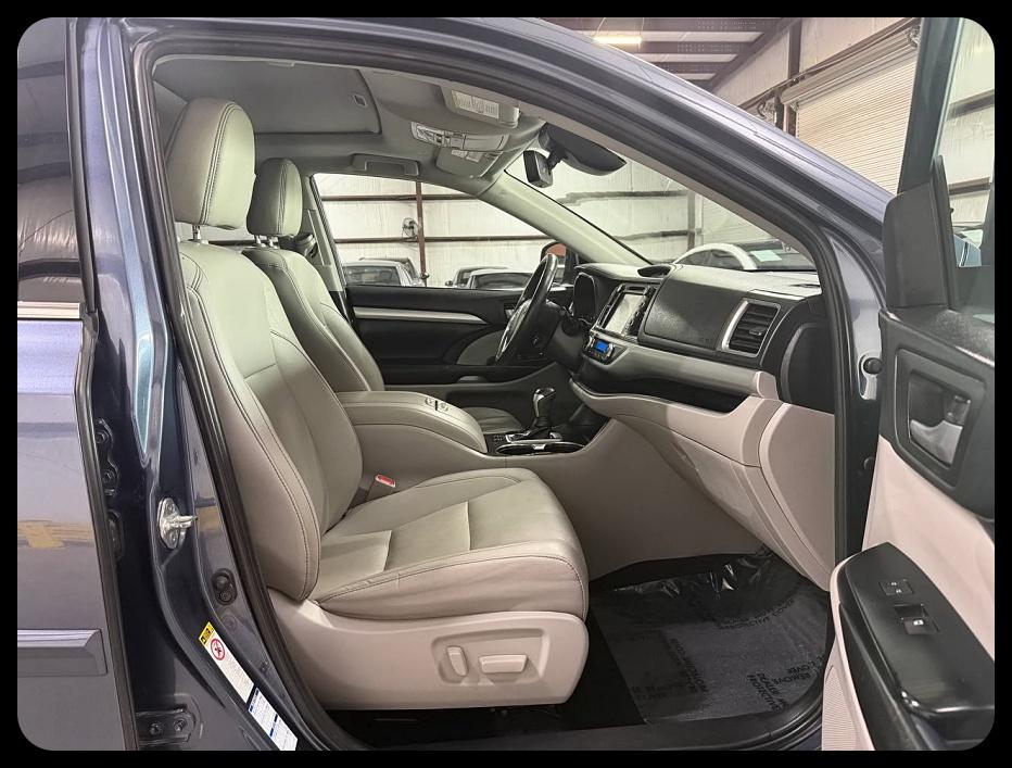 Toyota Highlander XLE AWD V6 2019
