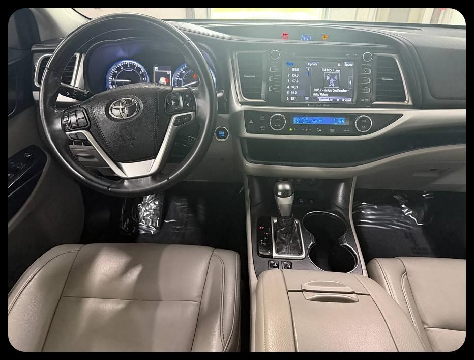 Toyota Highlander XLE AWD V6 2019