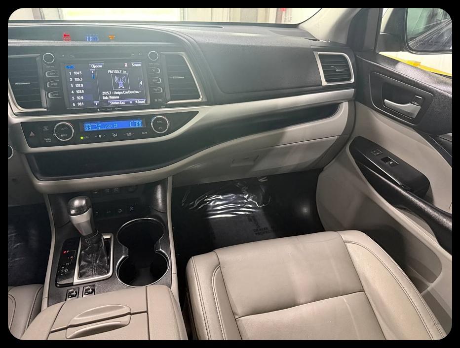 Toyota Highlander XLE AWD V6 2019