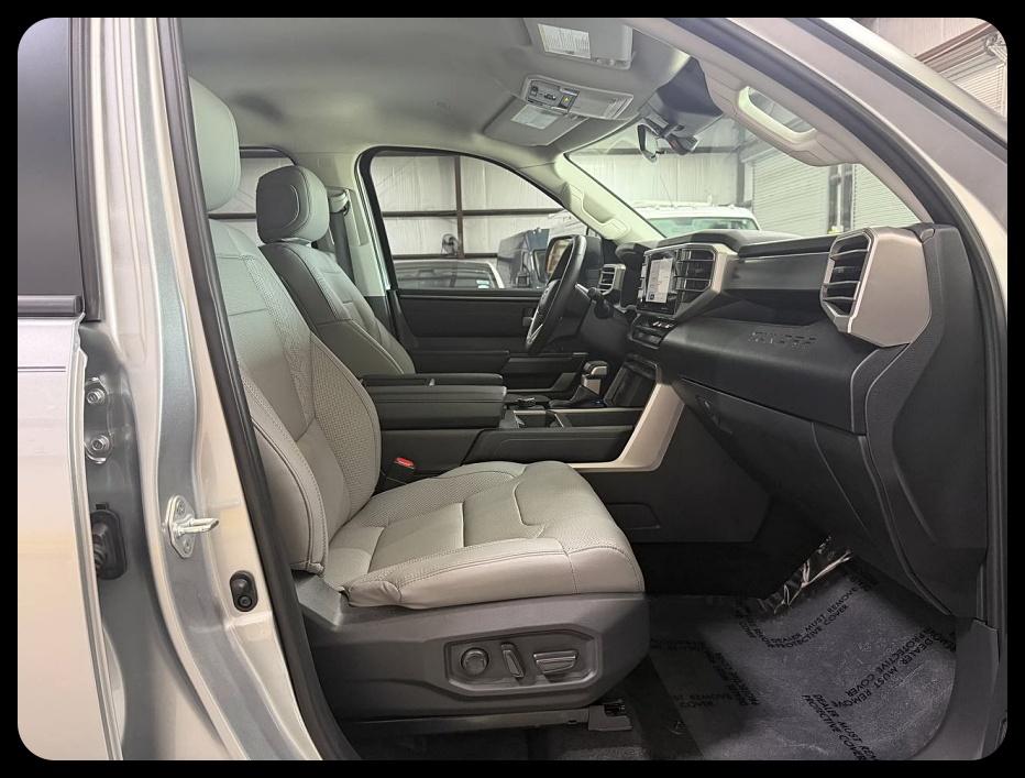 Toyota Tundra SR5 CrewMax 2WD 2024