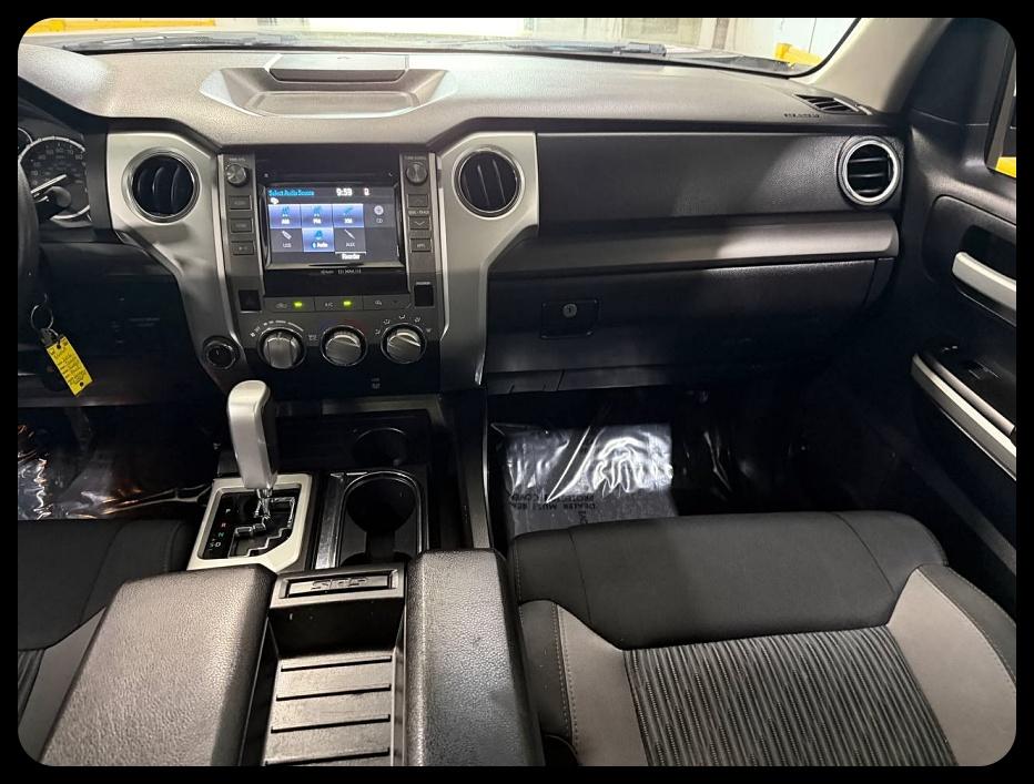 Toyota Tundra SR5 Double Cab 5.7L 4WD 2016