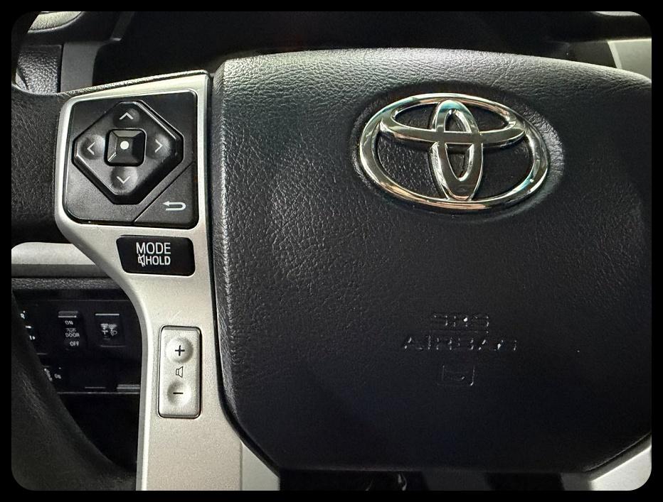 Toyota Tundra SR5 Double Cab 5.7L 4WD 2016