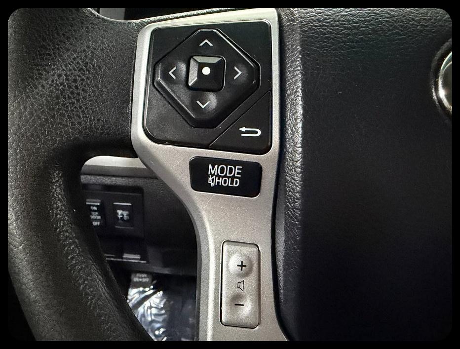 Toyota Tundra SR5 Double Cab 5.7L 4WD 2016