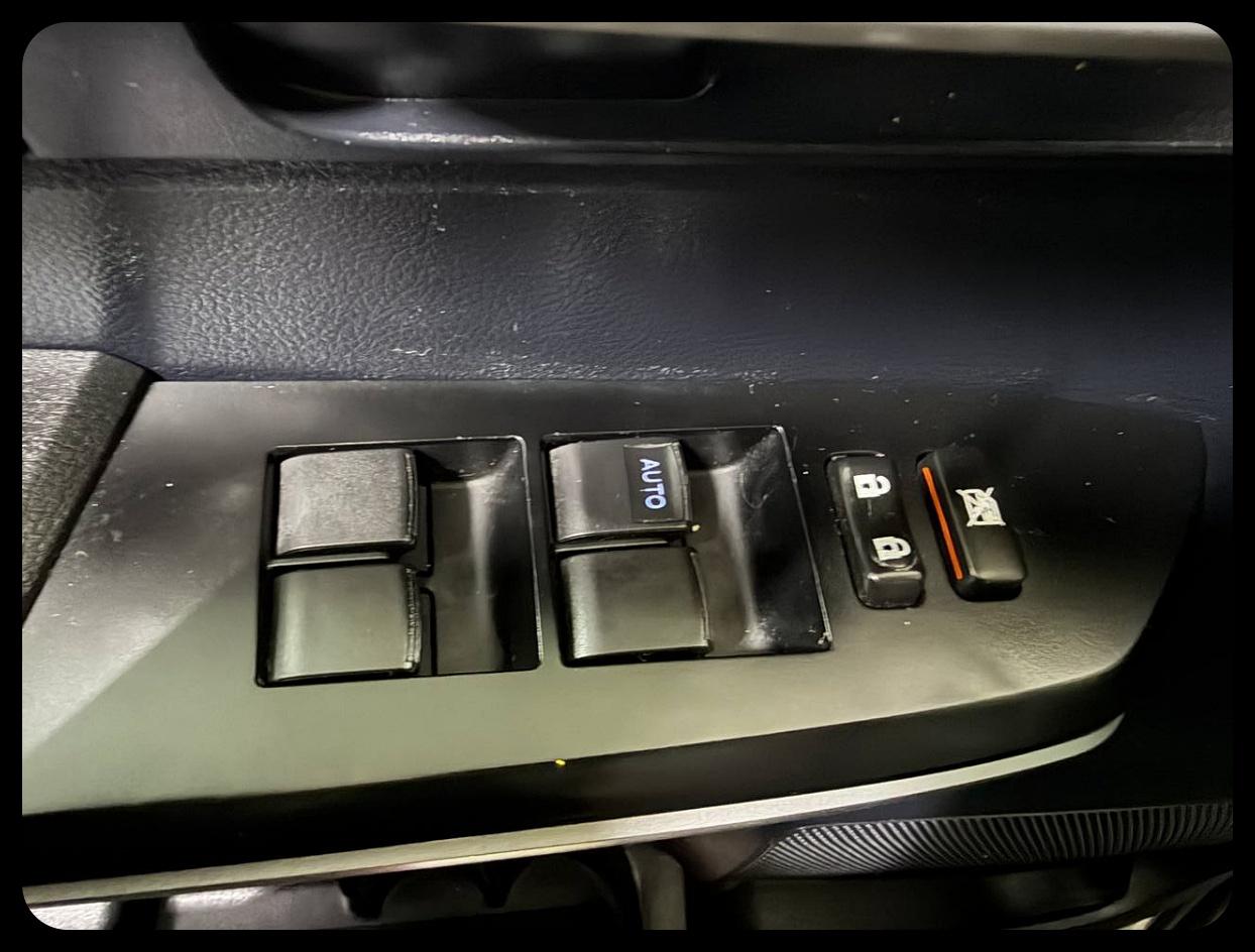 Toyota Tundra SR5 Double Cab 5.7L 4WD 2016