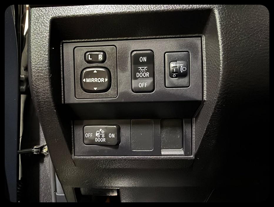 Toyota Tundra SR5 Double Cab 5.7L 4WD 2016