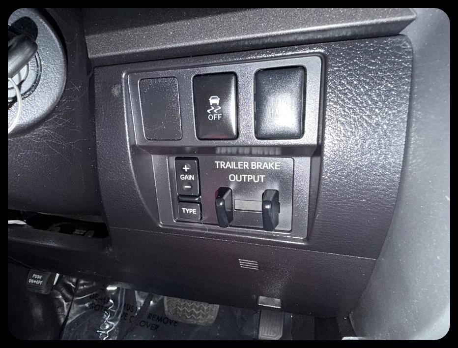 Toyota Tundra SR5 Double Cab 5.7L 4WD 2016