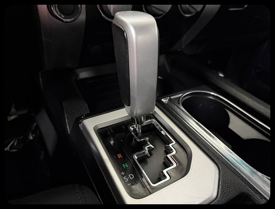 Toyota Tundra SR5 Double Cab 5.7L 4WD 2016