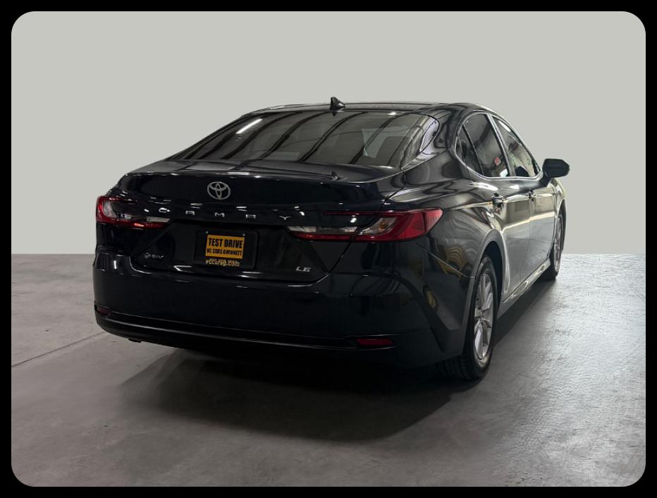 Toyota Camry Hybrid LE 2025