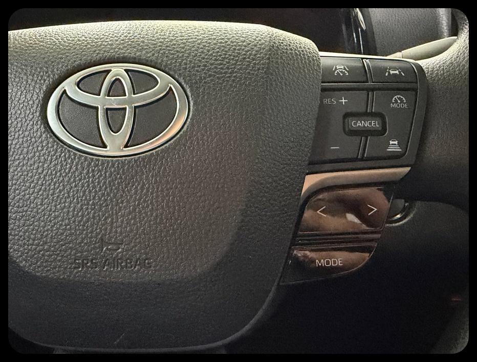 Toyota Camry Hybrid LE 2025