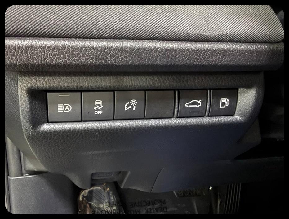 Toyota Camry Hybrid LE 2025