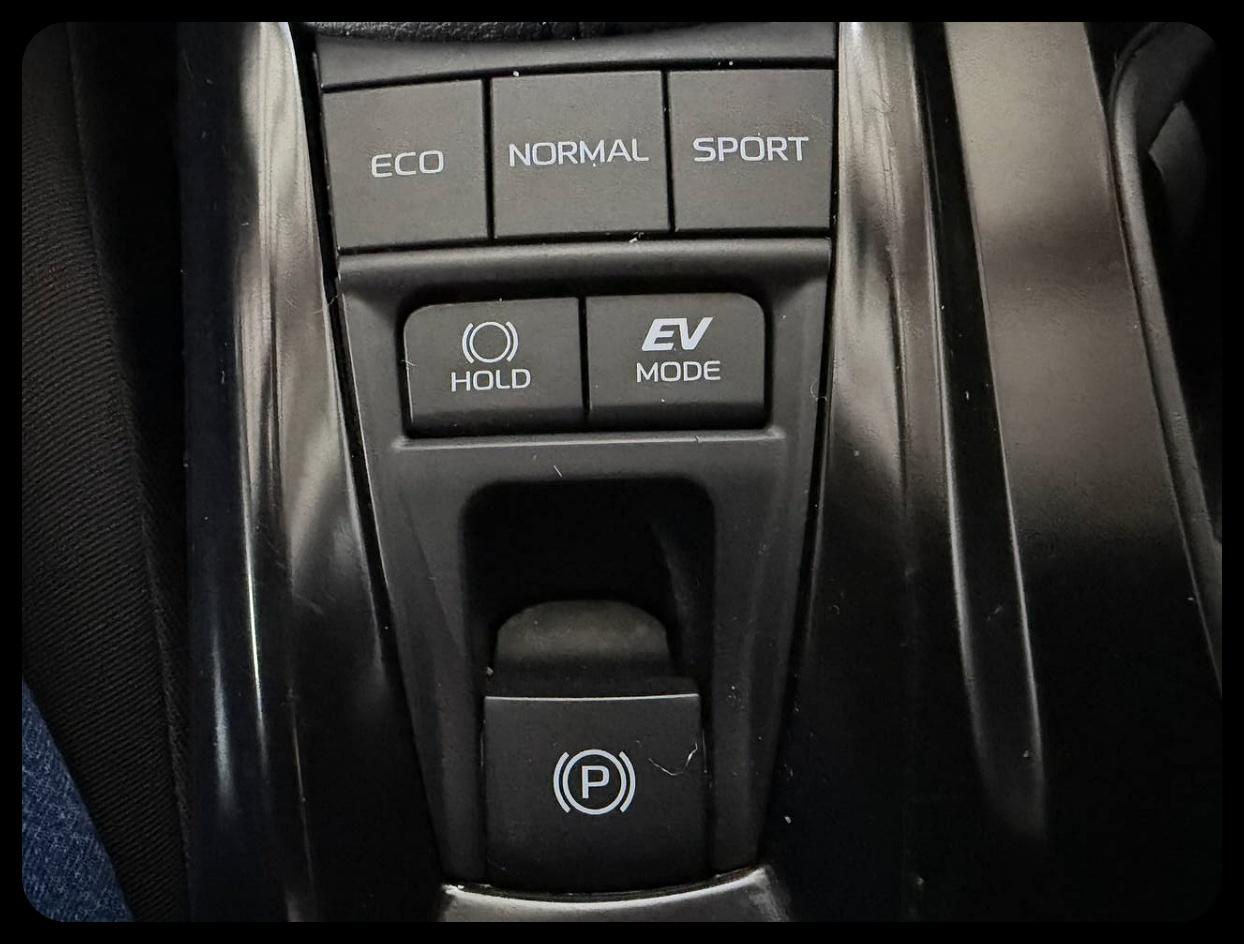 Toyota Camry Hybrid LE 2025