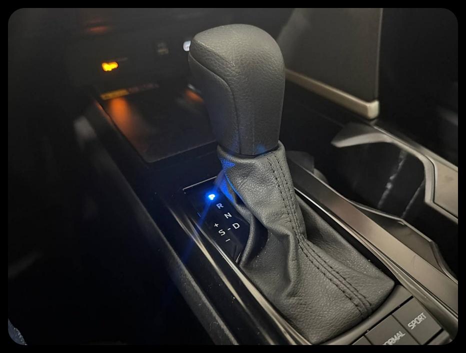 Toyota Camry Hybrid LE 2025