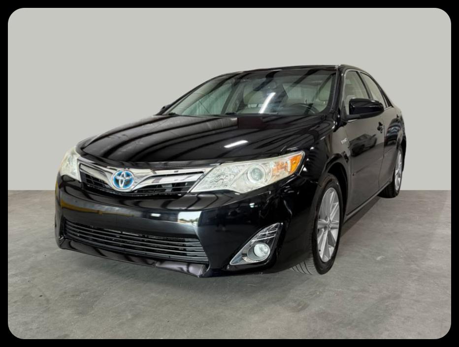 Toyota Camry Hybrid XLE 2013