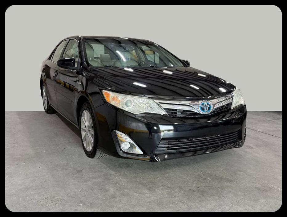 Toyota Camry Hybrid XLE 2013