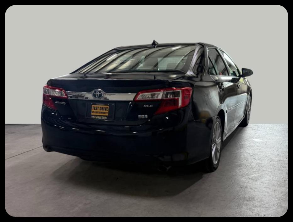 Toyota Camry Hybrid XLE 2013