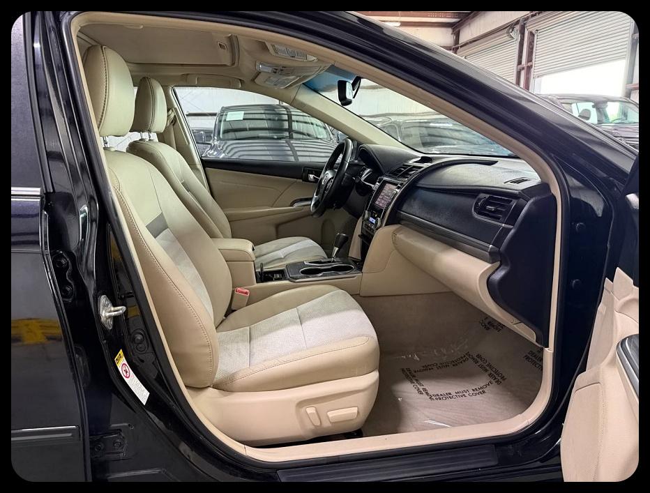 Toyota Camry Hybrid XLE 2013