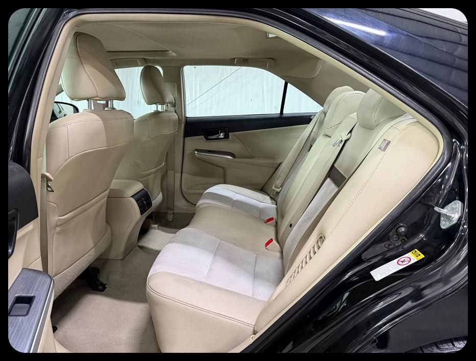Toyota Camry Hybrid XLE 2013