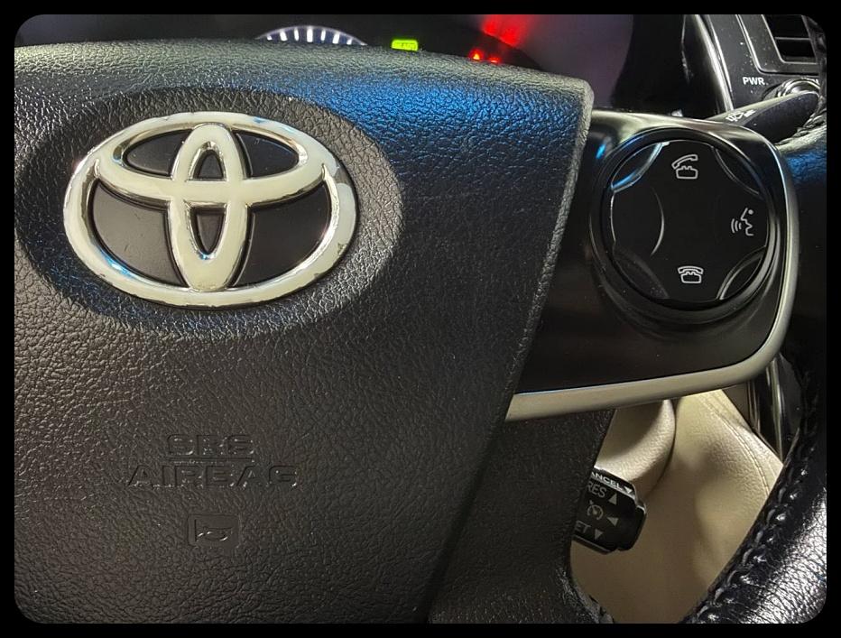 Toyota Camry Hybrid XLE 2013