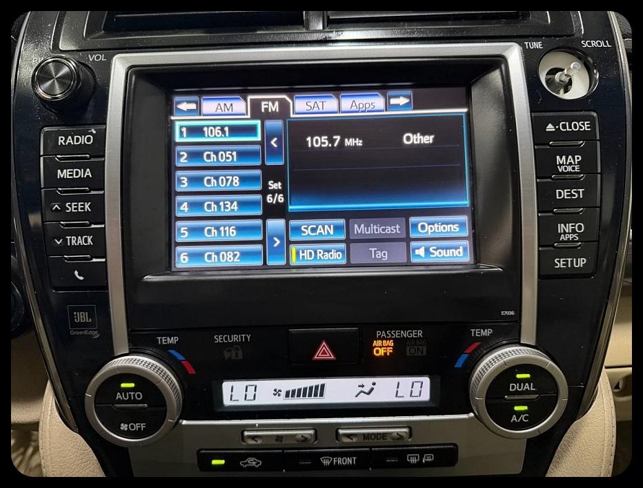 Toyota Camry Hybrid XLE 2013