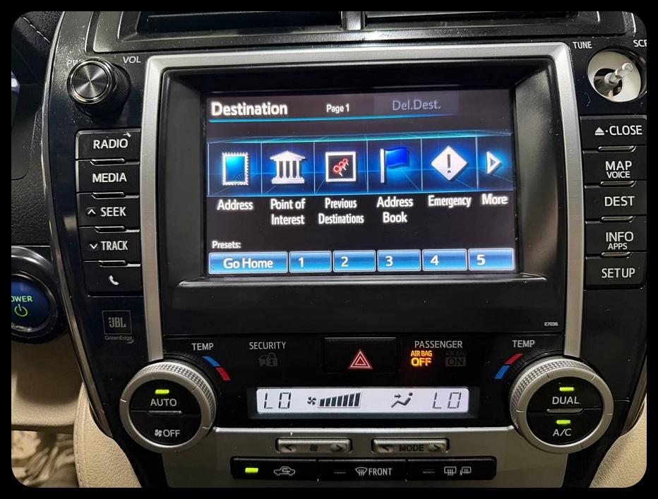 Toyota Camry Hybrid XLE 2013