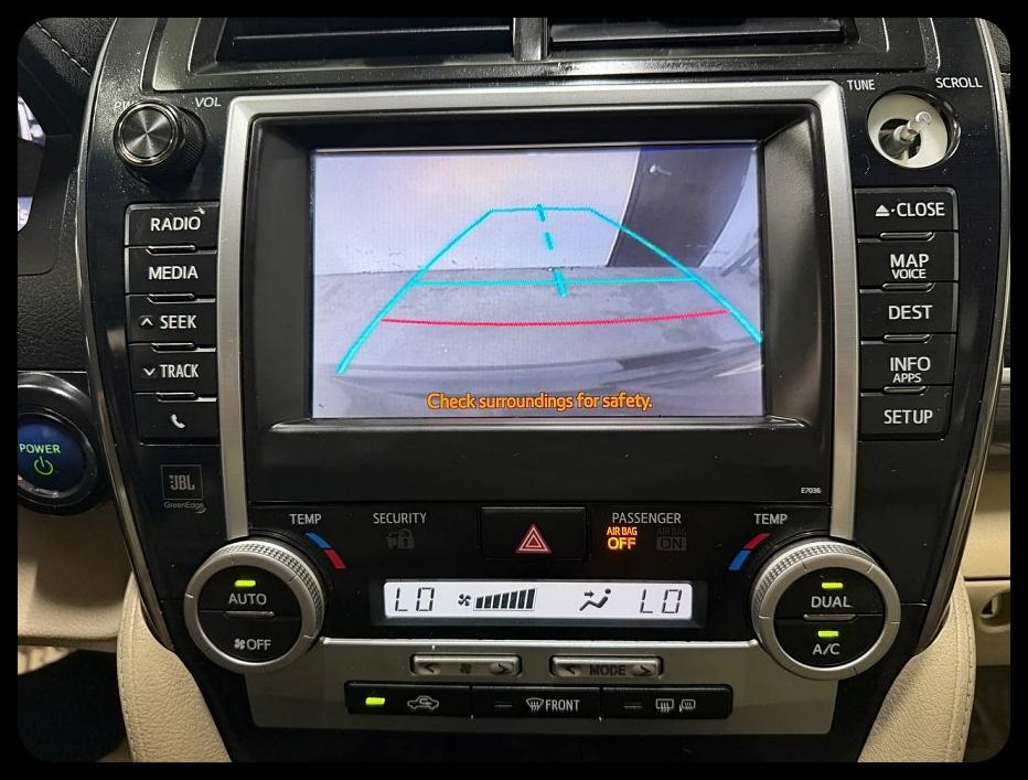 Toyota Camry Hybrid XLE 2013