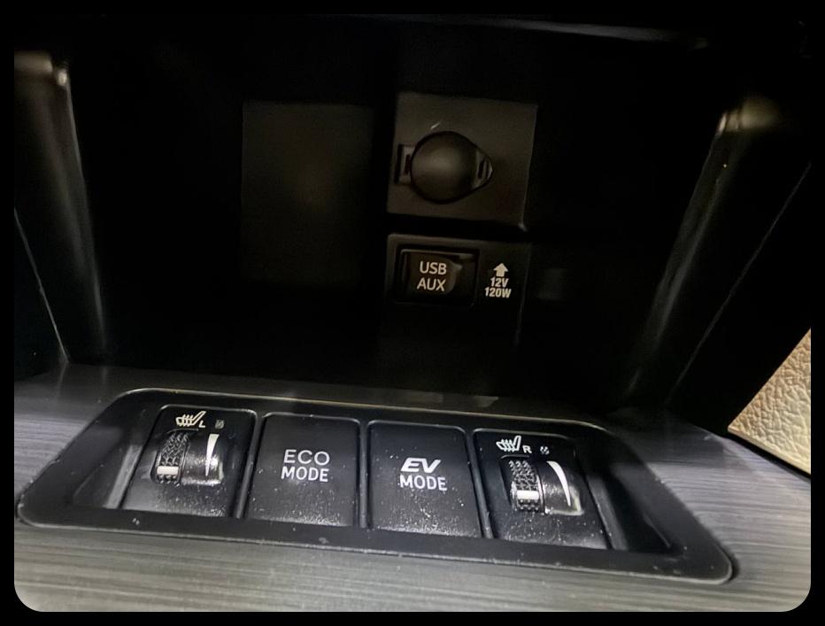 Toyota Camry Hybrid XLE 2013