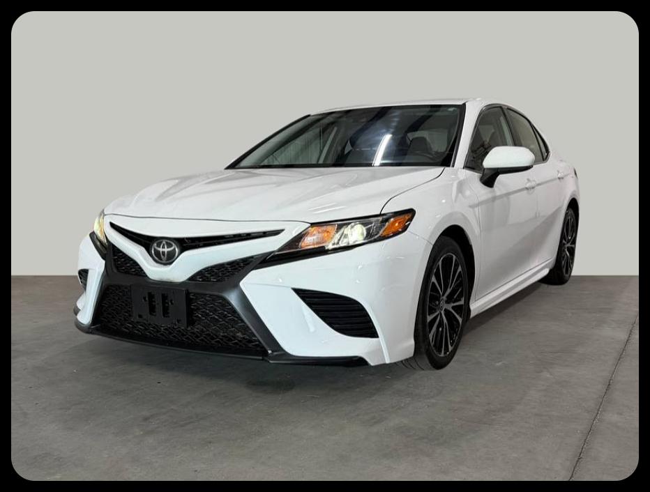 Toyota Camry SE 2020
