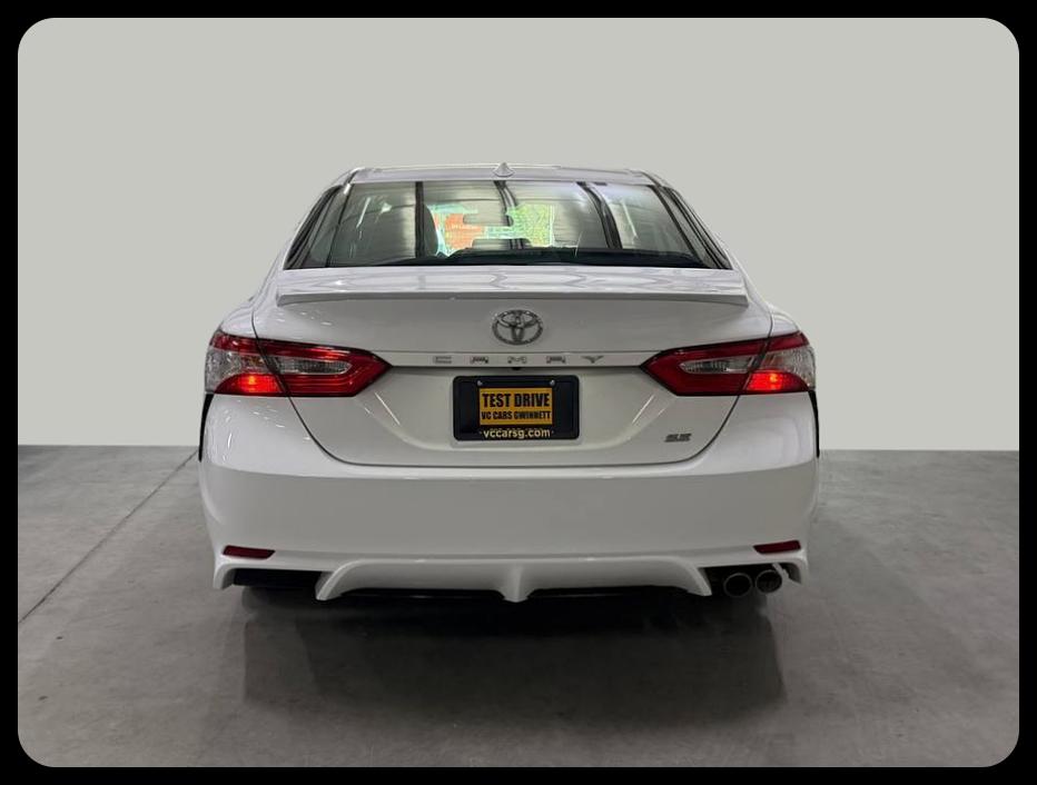 Toyota Camry SE 2020
