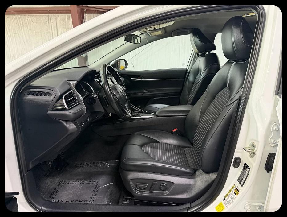 Toyota Camry SE 2020