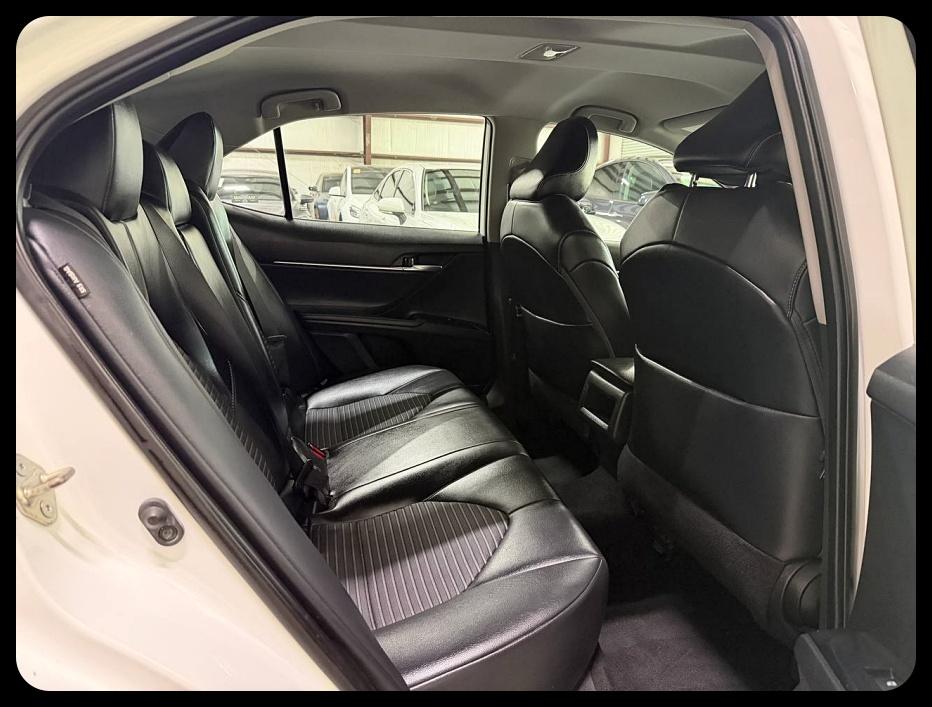 Toyota Camry SE 2020