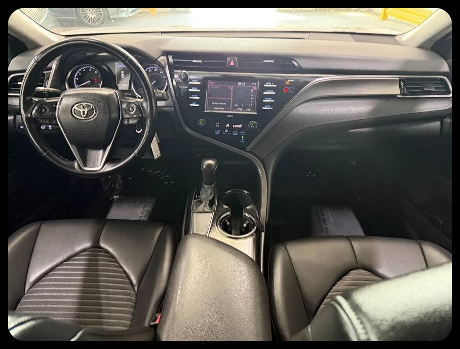 Toyota Camry SE 2020