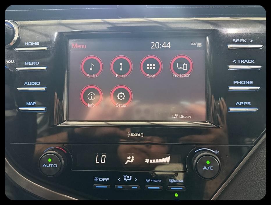 Toyota Camry SE 2020
