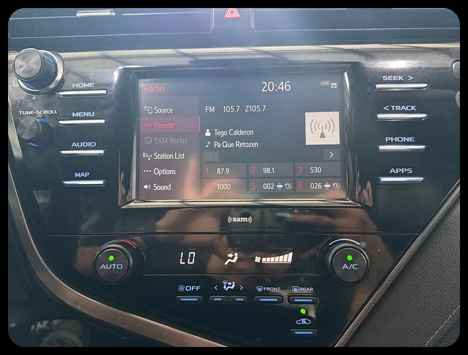 Toyota Camry SE 2020