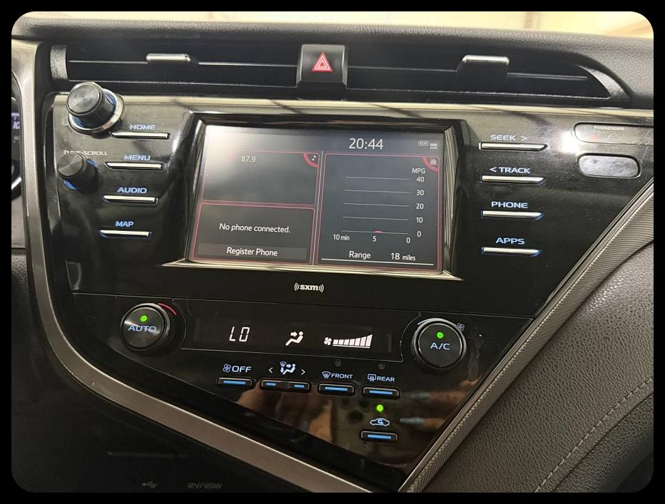 Toyota Camry SE 2020