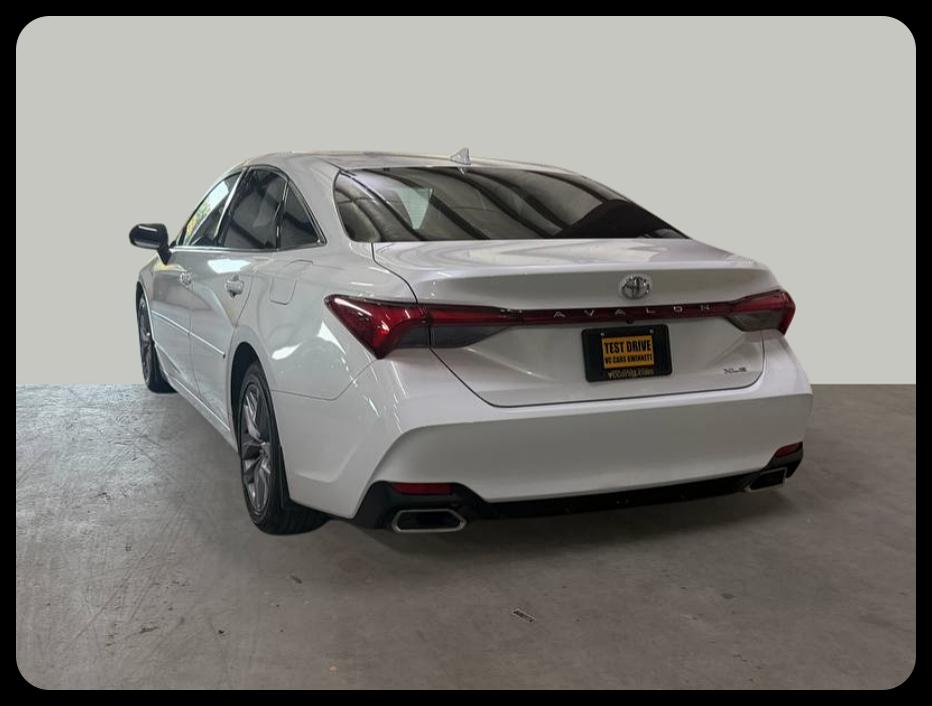 Toyota Avalon XLE 2019