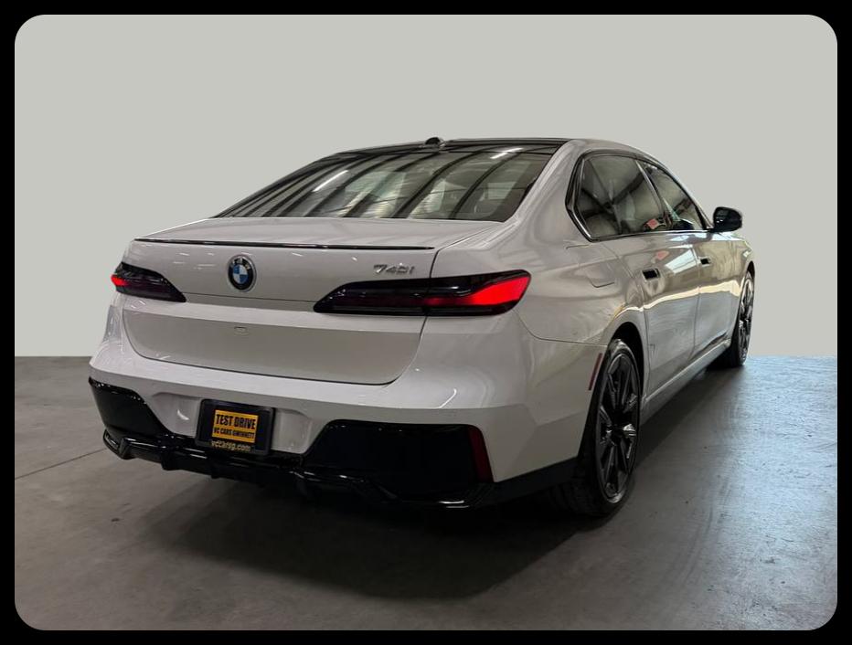 BMW 7-Series 740i 2023