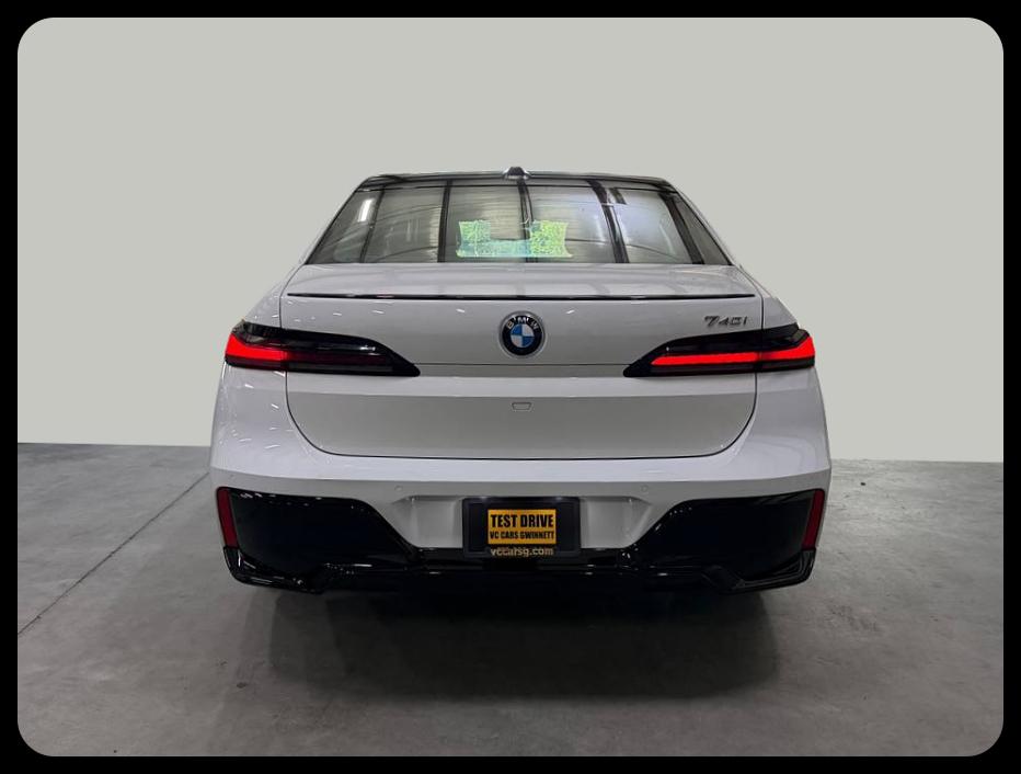 BMW 7-Series 740i 2023