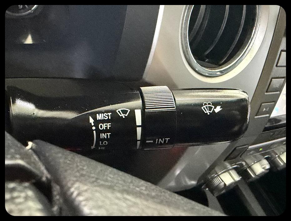 Toyota Tundra SR5 4.6L V8 Double Cab 2WD 2017