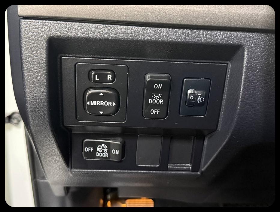 Toyota Tundra SR5 4.6L V8 Double Cab 2WD 2017