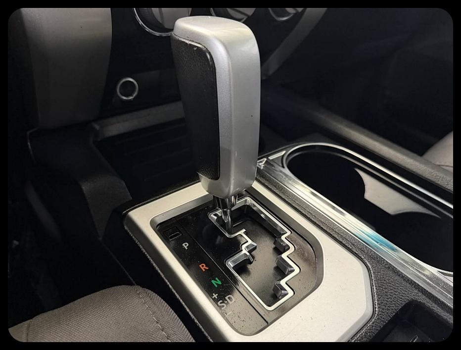 Toyota Tundra SR5 4.6L V8 Double Cab 2WD 2017