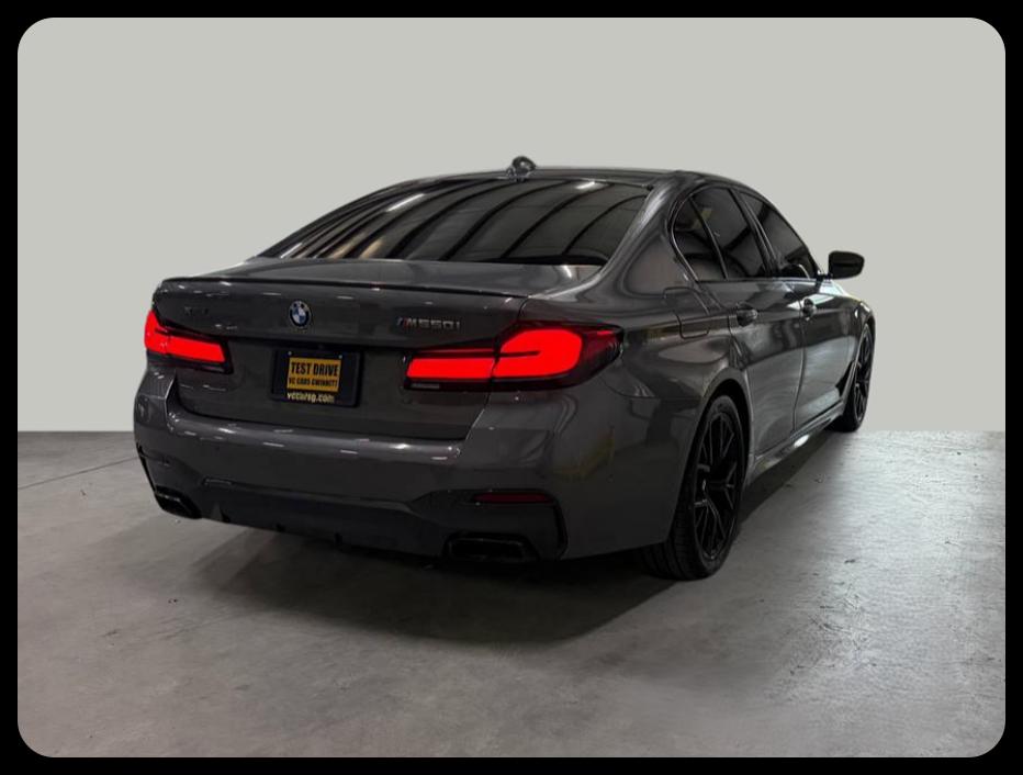 BMW 5-Series M550i xDrive 2021